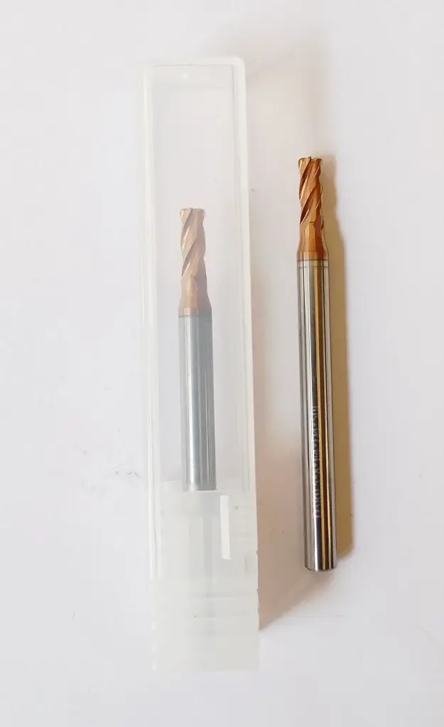 R0.5 3*4*50 4FLUTE RADIUS CORNER ENDMILL (4MM SHANK)
